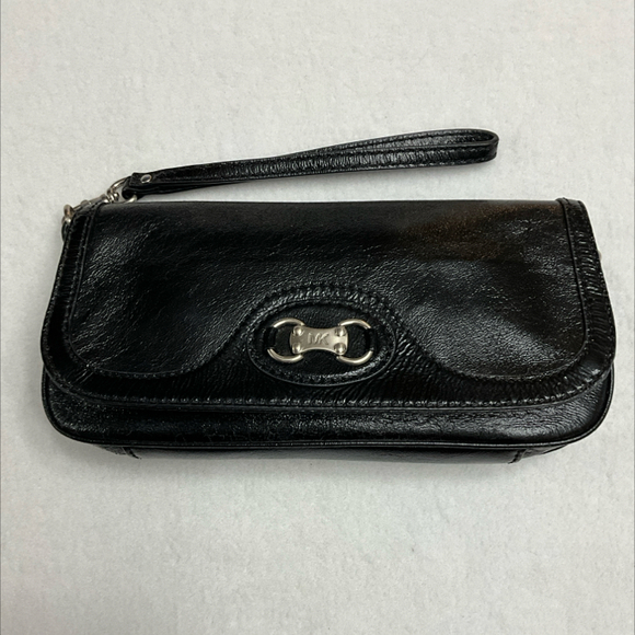 Michael Kors Handbags - MICHAEL KORS BLACK LEATHER WRISTLET